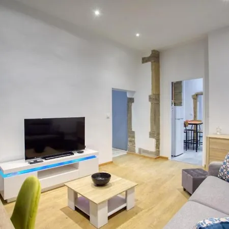 Superbe, Renove, Hyper Centre Apartment